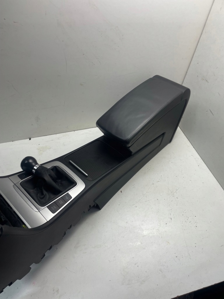 фото №1, Vw cc туннель подлокотник кожа оригинал