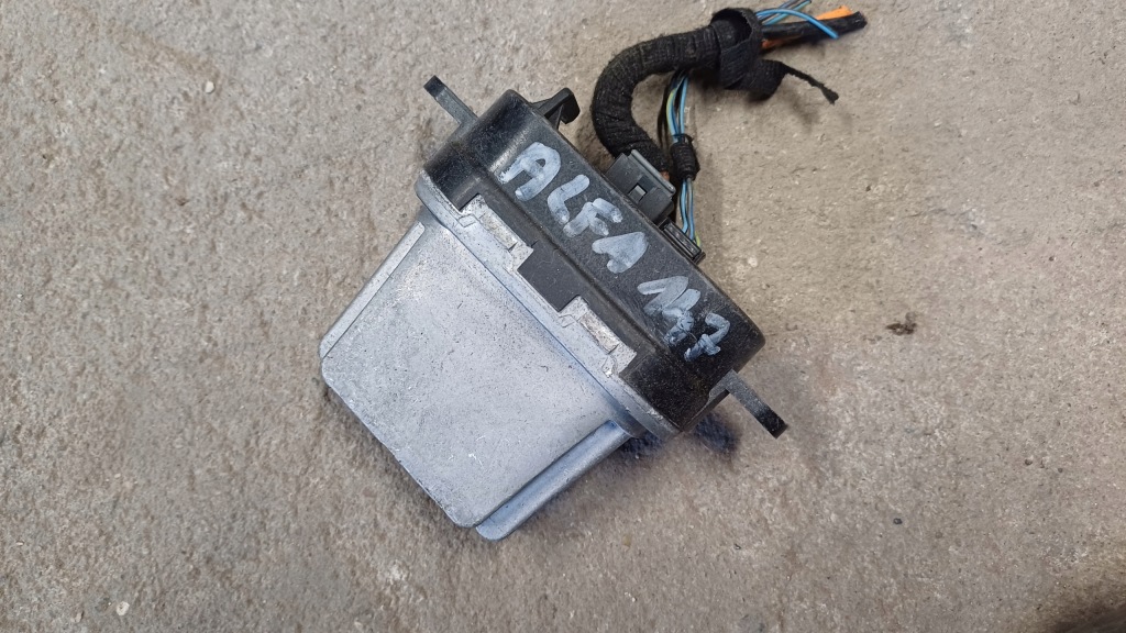 Купити Alfa romeo 147 резистор резистор 52412557