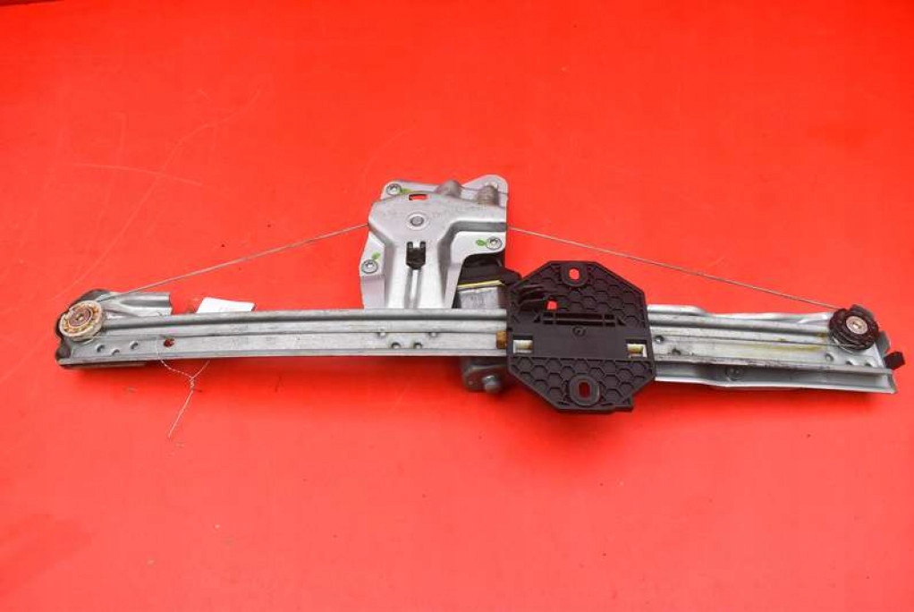 фото №7, Подъемник стекло левый перед eu 807213282r dacia sandero 2 ii 13-16