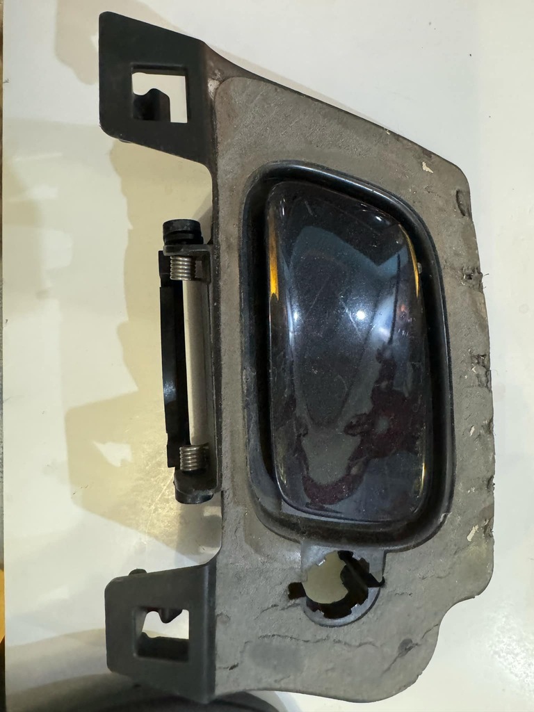 фото №1, Audi a4 b8 - заглушка розпилювача фара ліва передня 8k0807787f