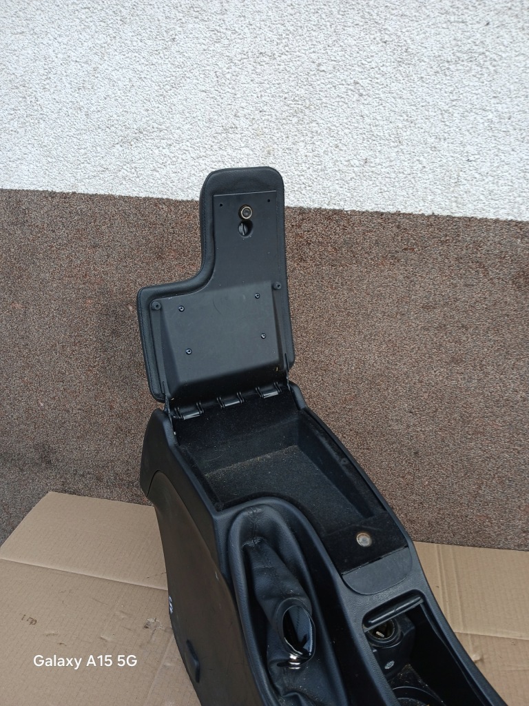 Підлокітник оригінал справний alfa romeo 159 Недорого