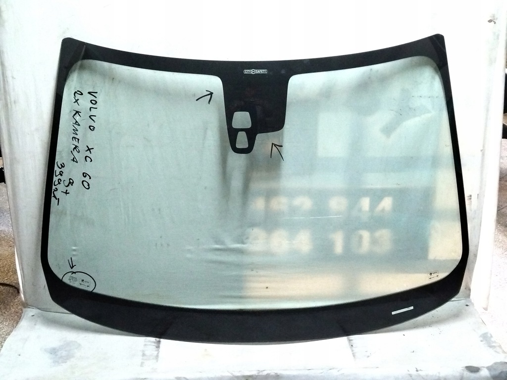 фото №1, Стекло передняя volvo xc60 - 2x камера - оригинал