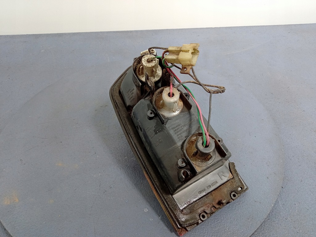 фото №5, Suzuki vitara i 88- лампа задня права 220-32224r