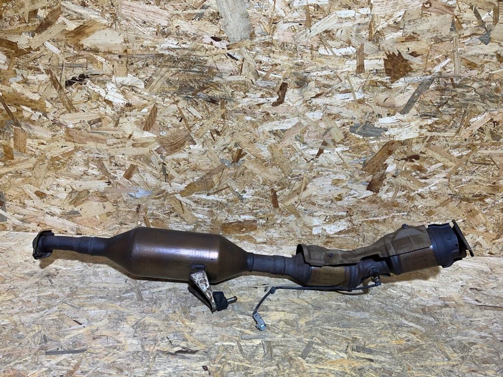 Купити Каталізатор + датчик toyota 1.8 gp1 tc9 33717 оригінал демонтаж