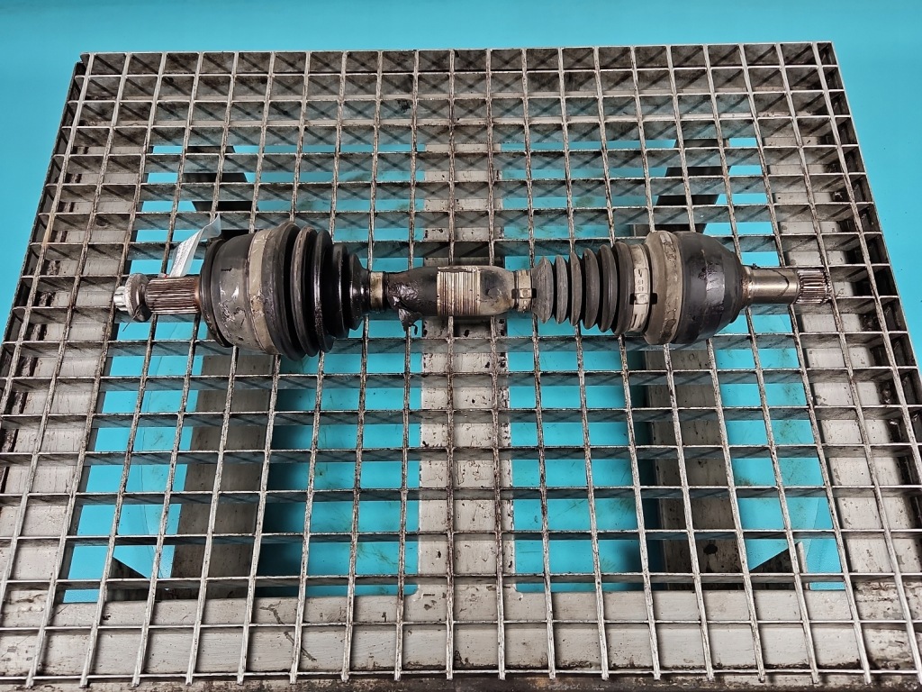 Купити Привідний вал перед ліва mercedes gla x156 13-19 1.6t автоматична коробка передач