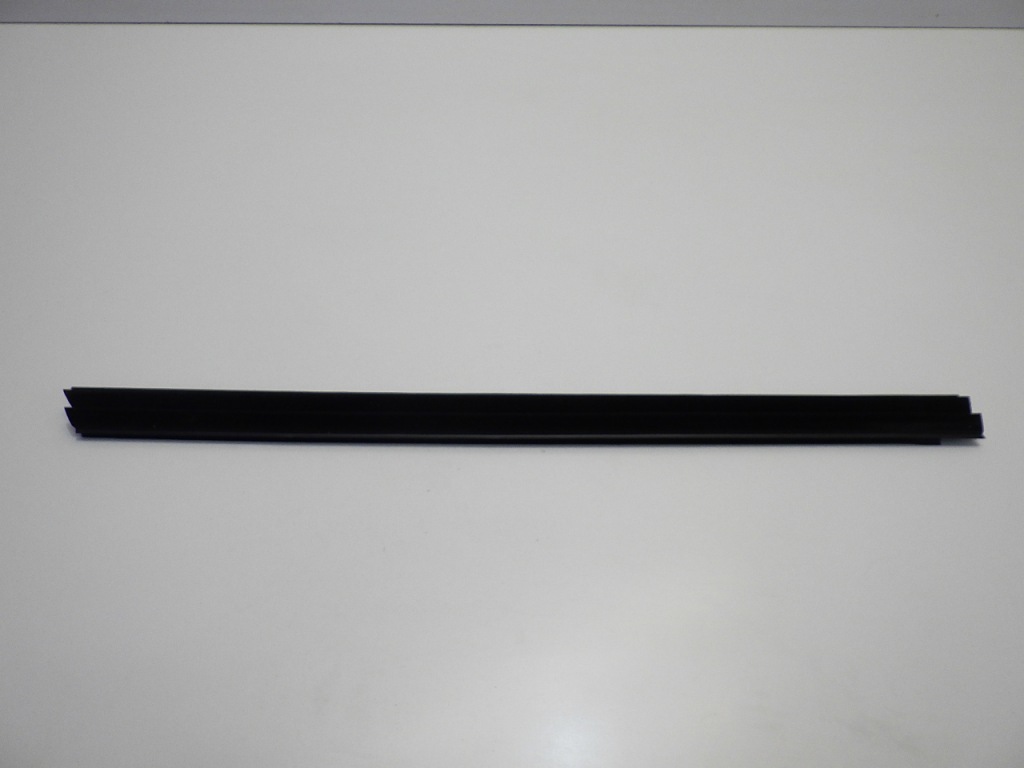 фото №1, Sx4 s cross 2022 молдинг ущільнювач правий перед