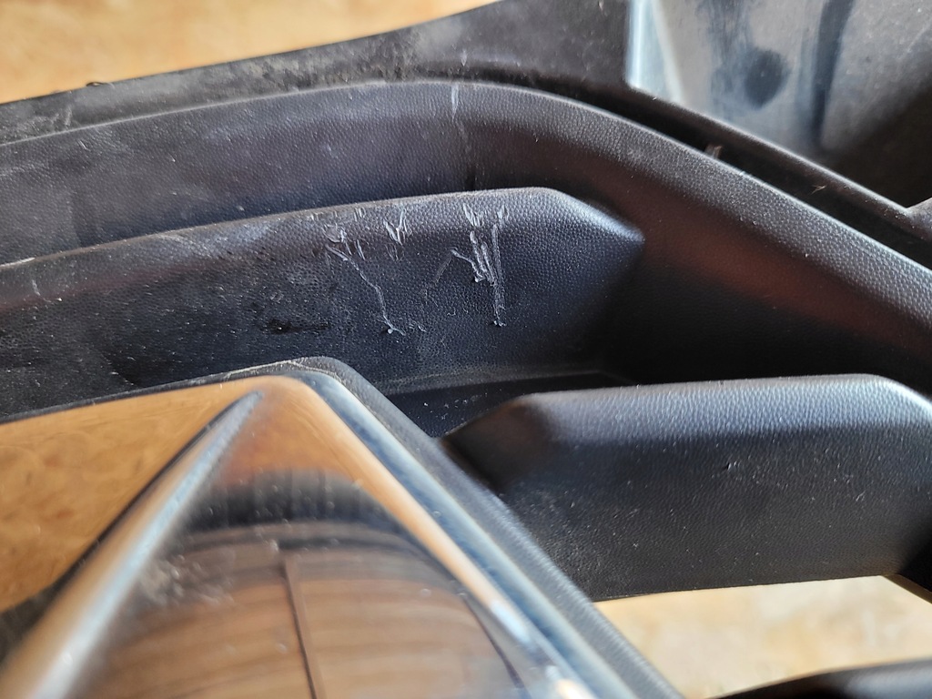 фото №8, Renault clio iv lift решётка радиатора решётка радиатора бампера оригинал fv