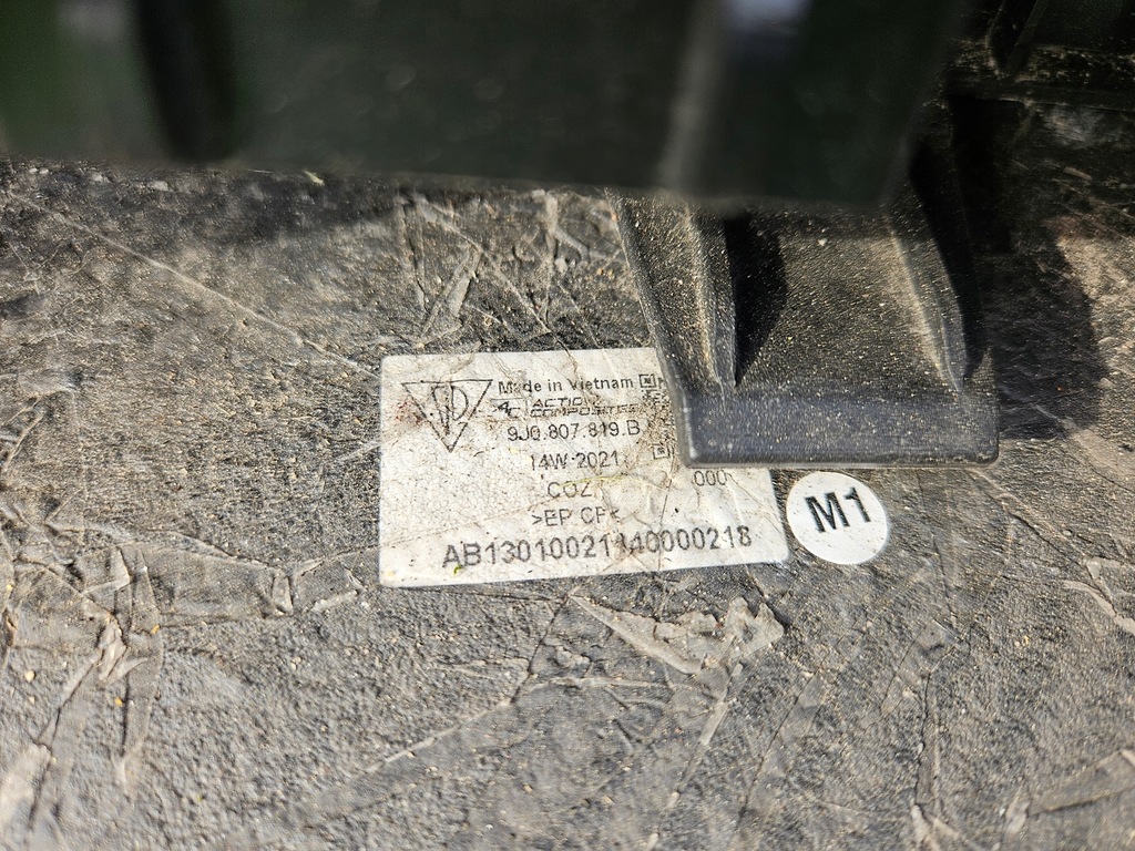 фото №16, Спойлер dół накладка карбон бампера porsche taycan cross turismo 9j0