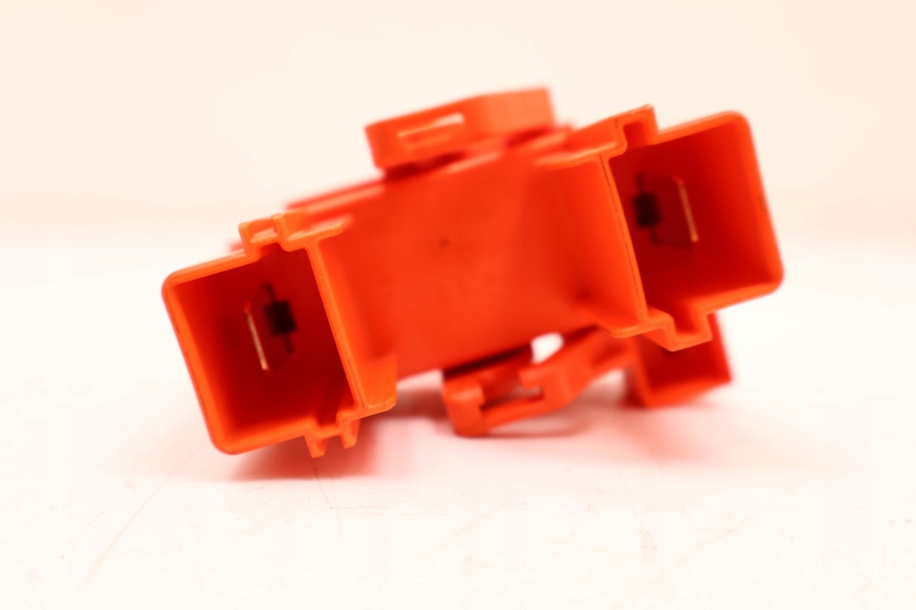 Toyota rav4 iv запобіжник акумулятора Недорого