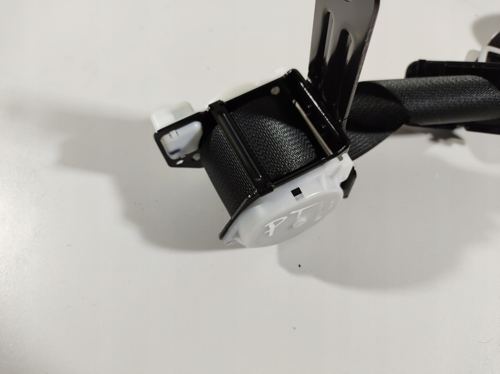 фото №12, Lexus is300h 13r pas безопасности правый задняя