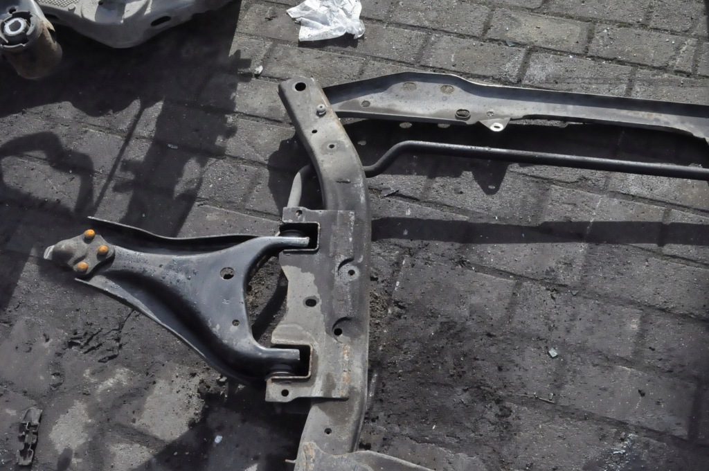 Dacia duster 1 1.5 dci подрамник подвеска подрамник подрамник Недорого