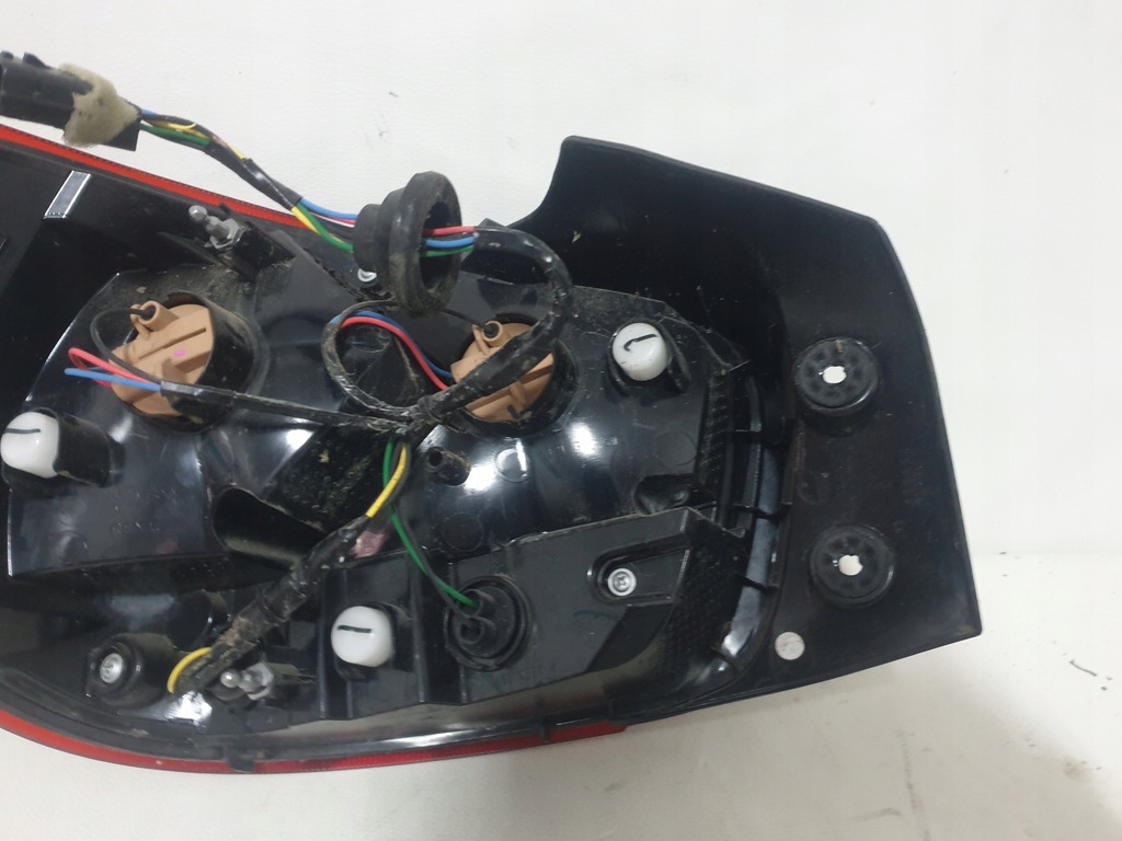 фото №8, Dacia spring 21-24 лампа задня задня права 265507370r