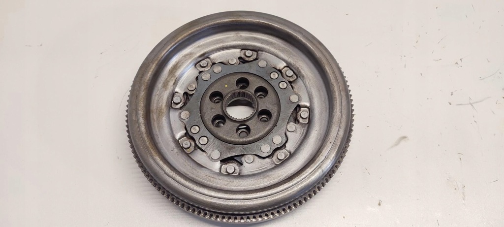 фото №1, Skoda octavia ii scout колесо маховик двухмассовый маховик 415063109