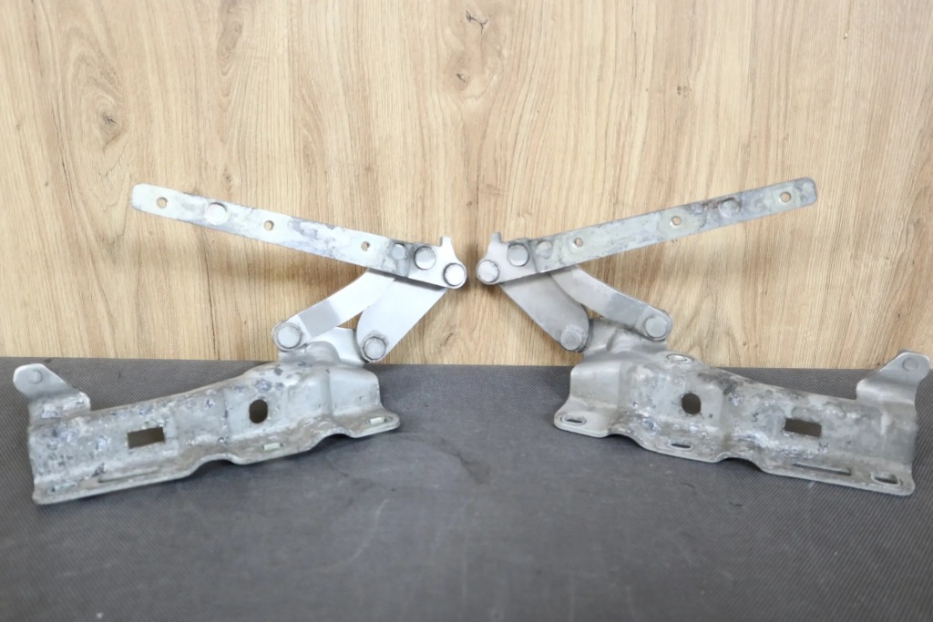 фото №1, Mercedes clk w209 петля петлі капот комплект 2038800328 2038800428