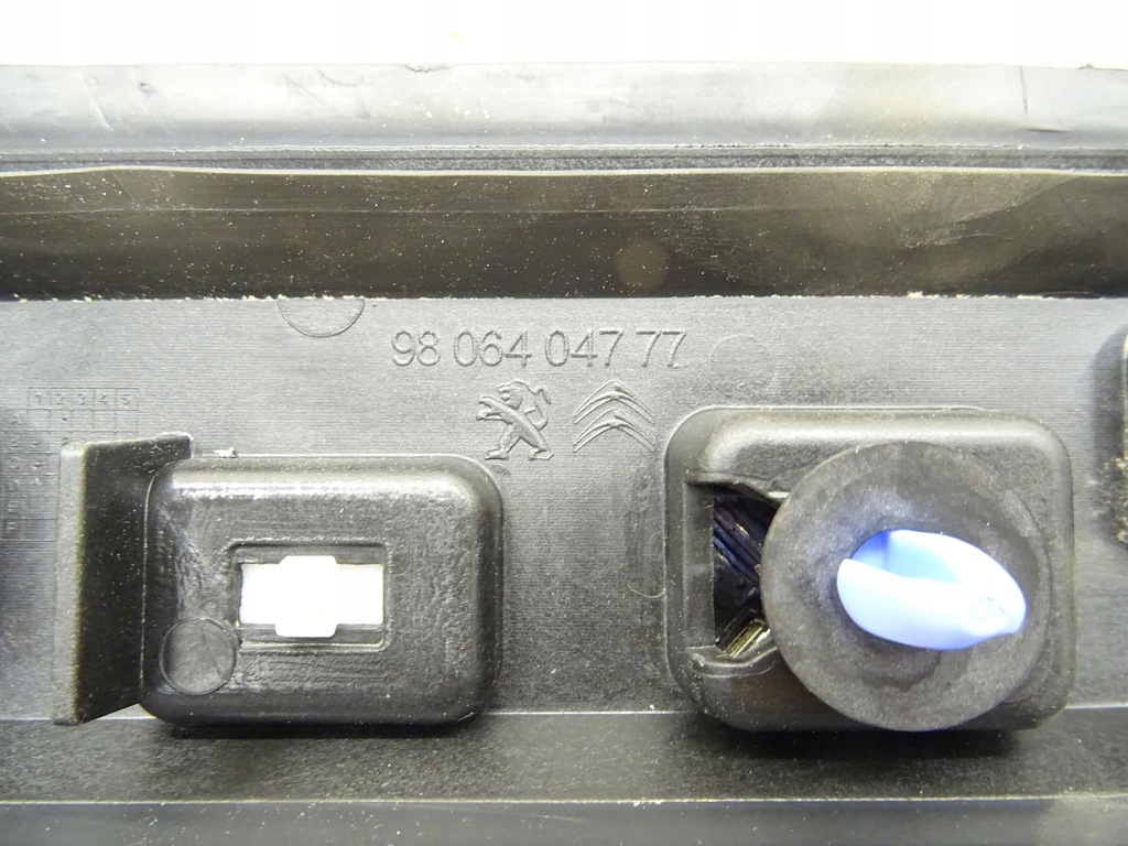 фото №8, Peugeot 2008 молдинг кровельная хром правая 9806404777