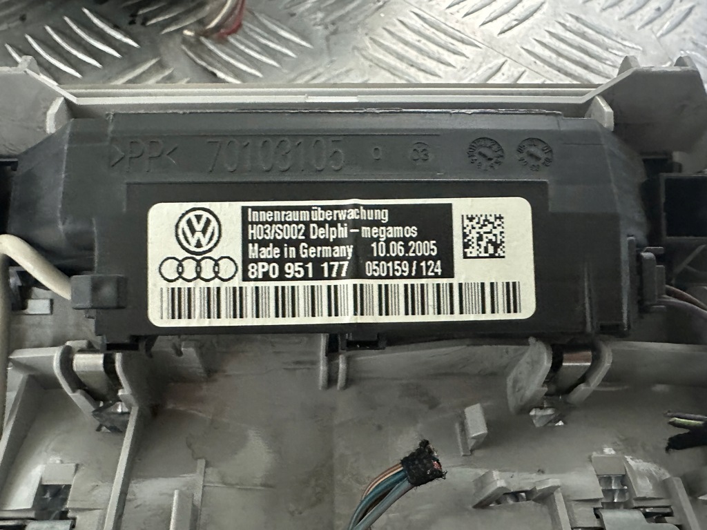 фото №7, Audi a3 8p лампа потолочный 8p0947135d 8p0951177 ładna