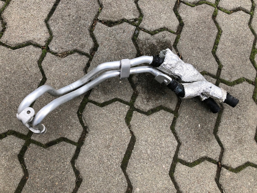 фото №3, Audi r8 plus 5.2 труба wąż wody шланг 4s0121050d