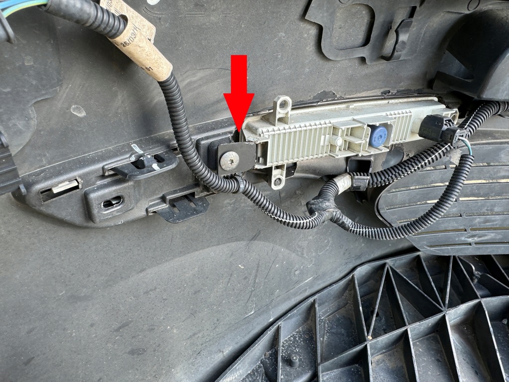 фото №9, Бампер перед передний peugeot 308 ii t9 led