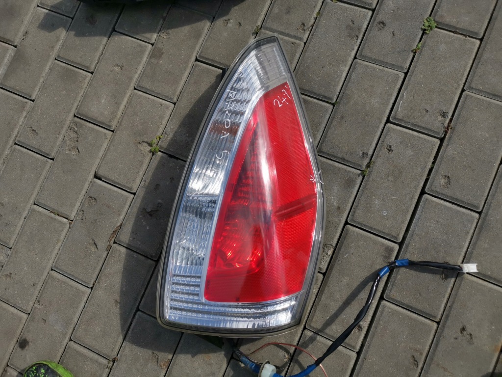 фото №2, Лампа правая задняя задняя mazda 5 ii lift
