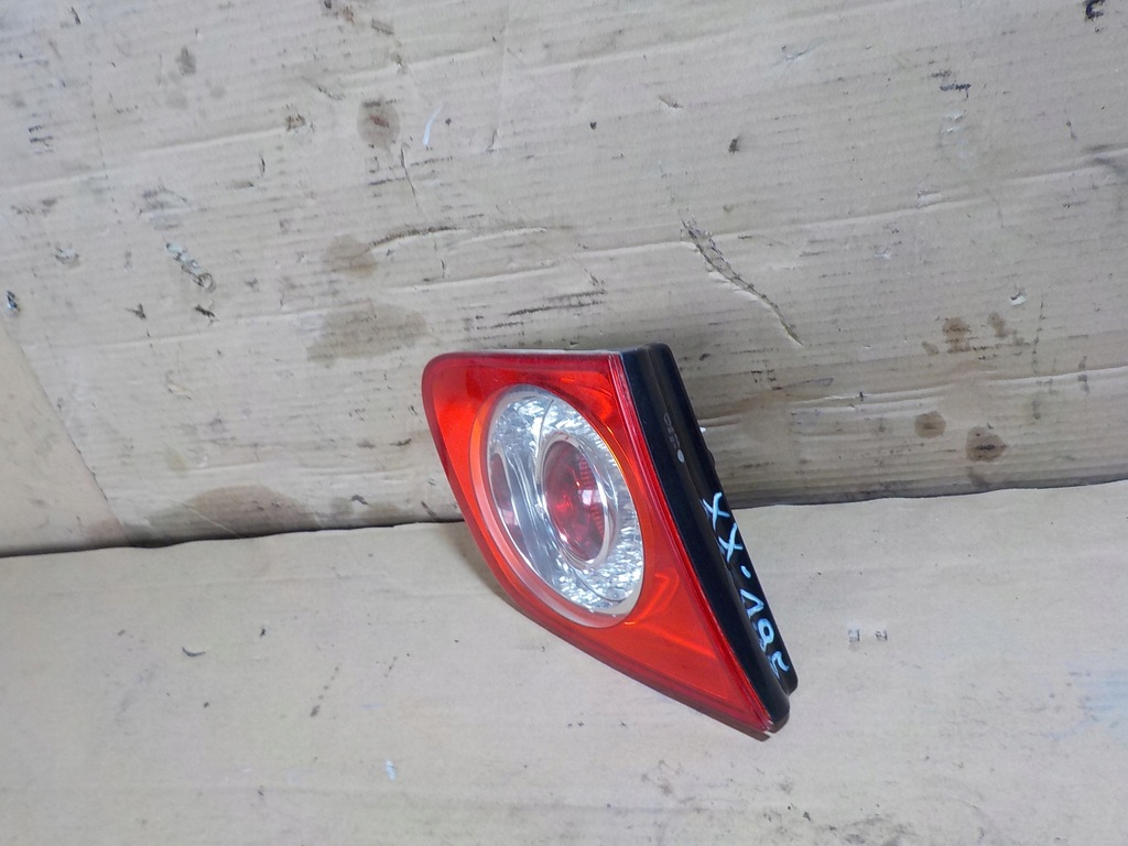 фото №6, Vw jetta 1.9 tdi 2006 лампа левая задняя крышки