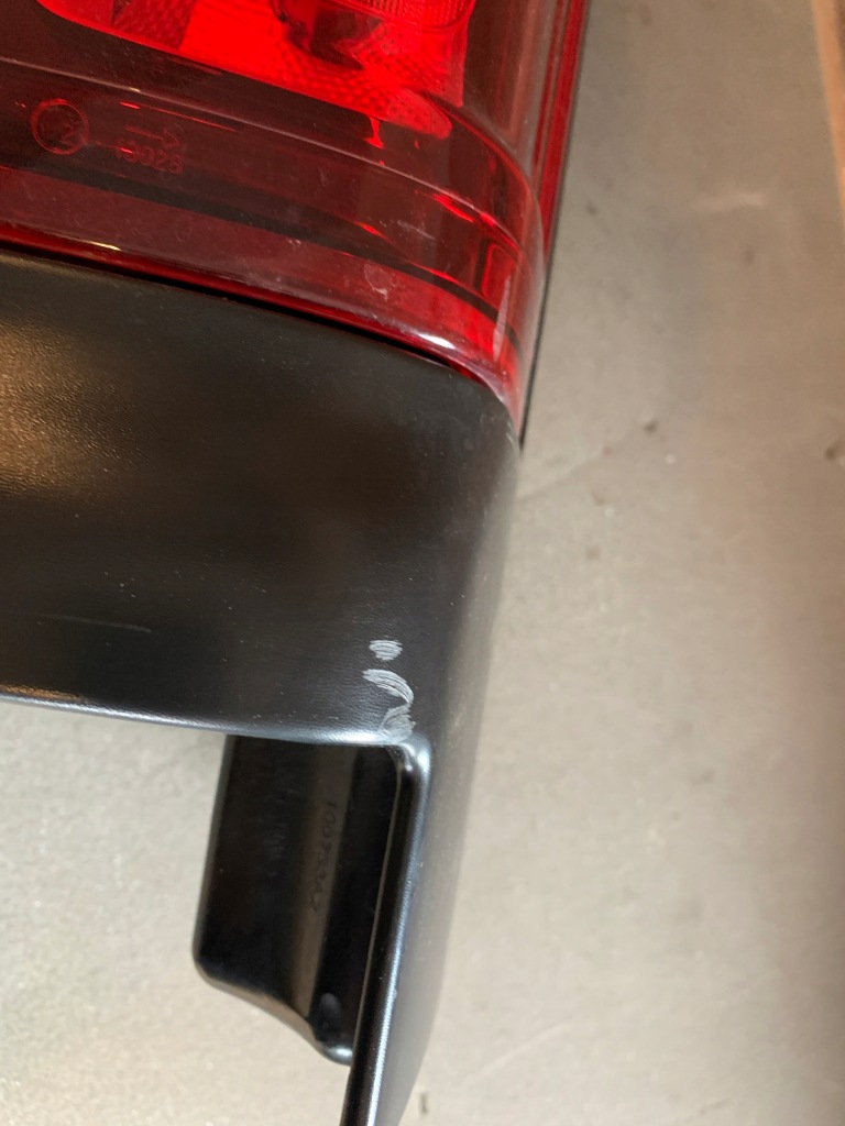 фото №2, Opel vivaro renault trafic 14- задня права лампа