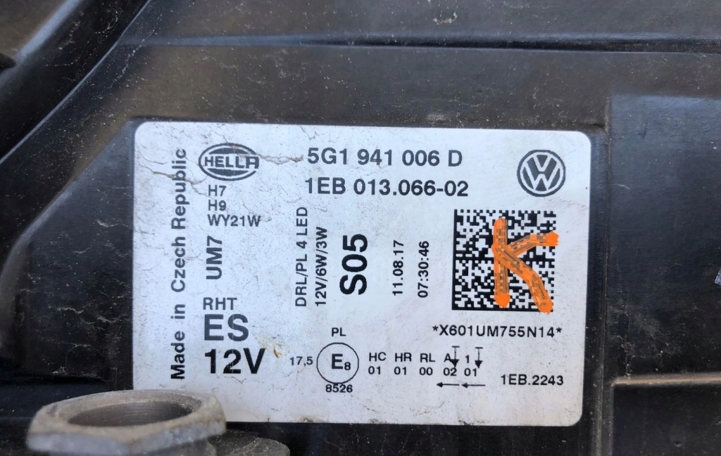 Vw golf 7 рестайлинг  фара правый в Украине