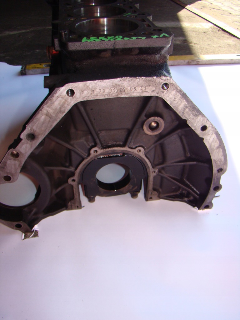 фото №5, Блок двигуна sprinter 906 om 646 2.2 cdi r6460110801 легкий подряпини