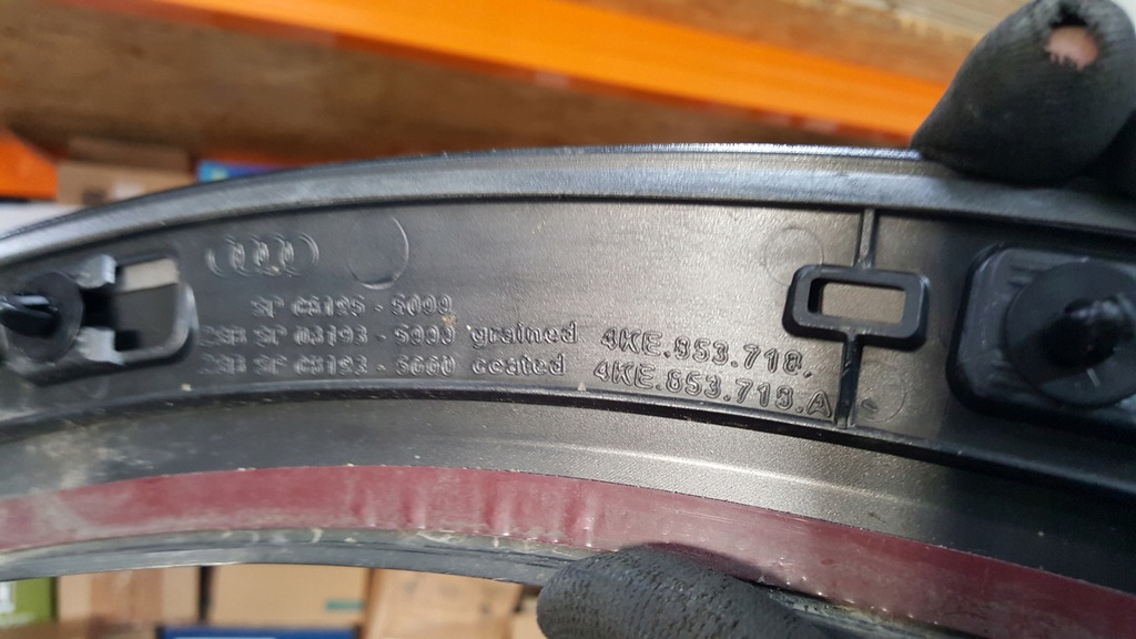 фото №15, Молдинг крыла передний правая сторона audi e-tron 4ke853718a демонтаж