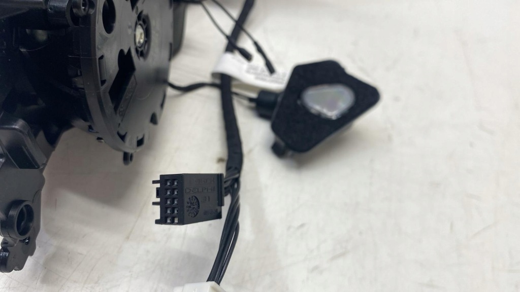 Купити Mercedes c-klasa w204 каркас дзеркало лівий перед a3160441