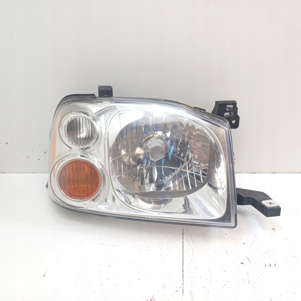 фото №1, 2004 nissan navara d22 лампа передняя 082151189r
