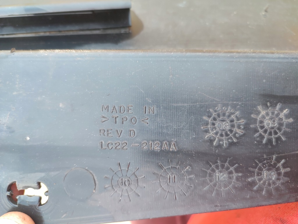 фото №8, Бампер задний dodge chellenger 15-