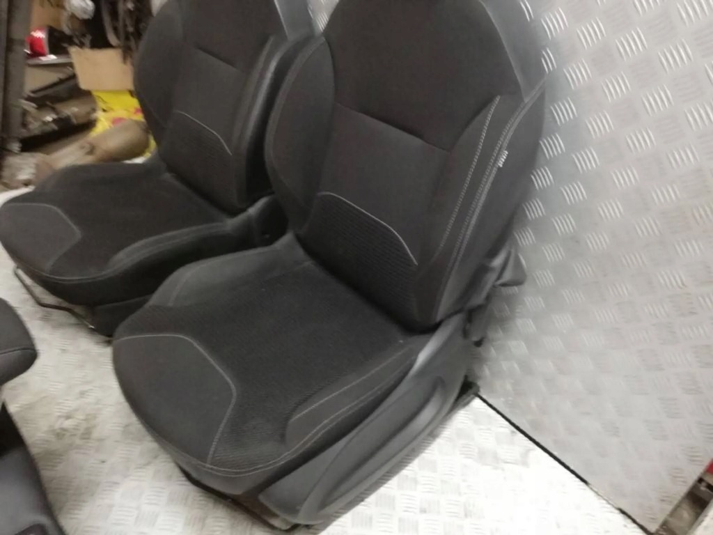 фото №2, Сиденья заднее сиденье ремни комплект citroen c3 ii lift