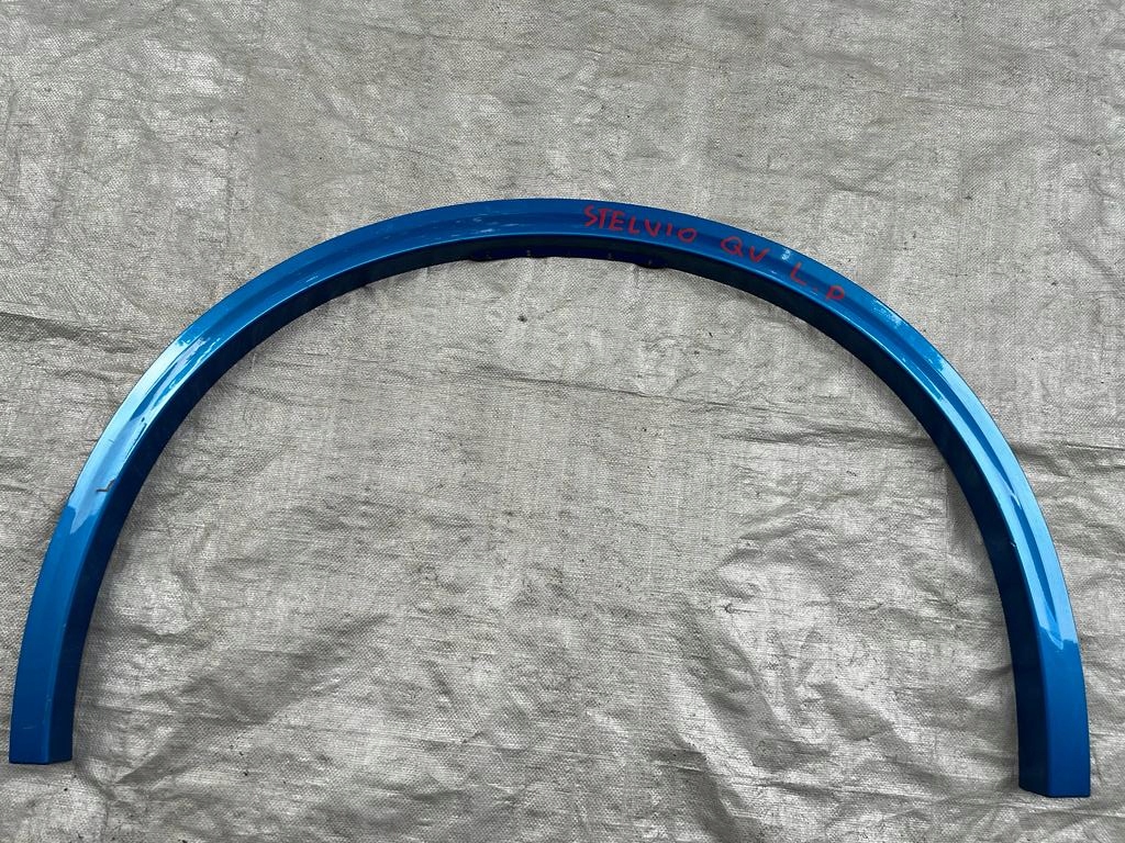 фото №1, Alfa romeo stelvio veloce накладка крыла