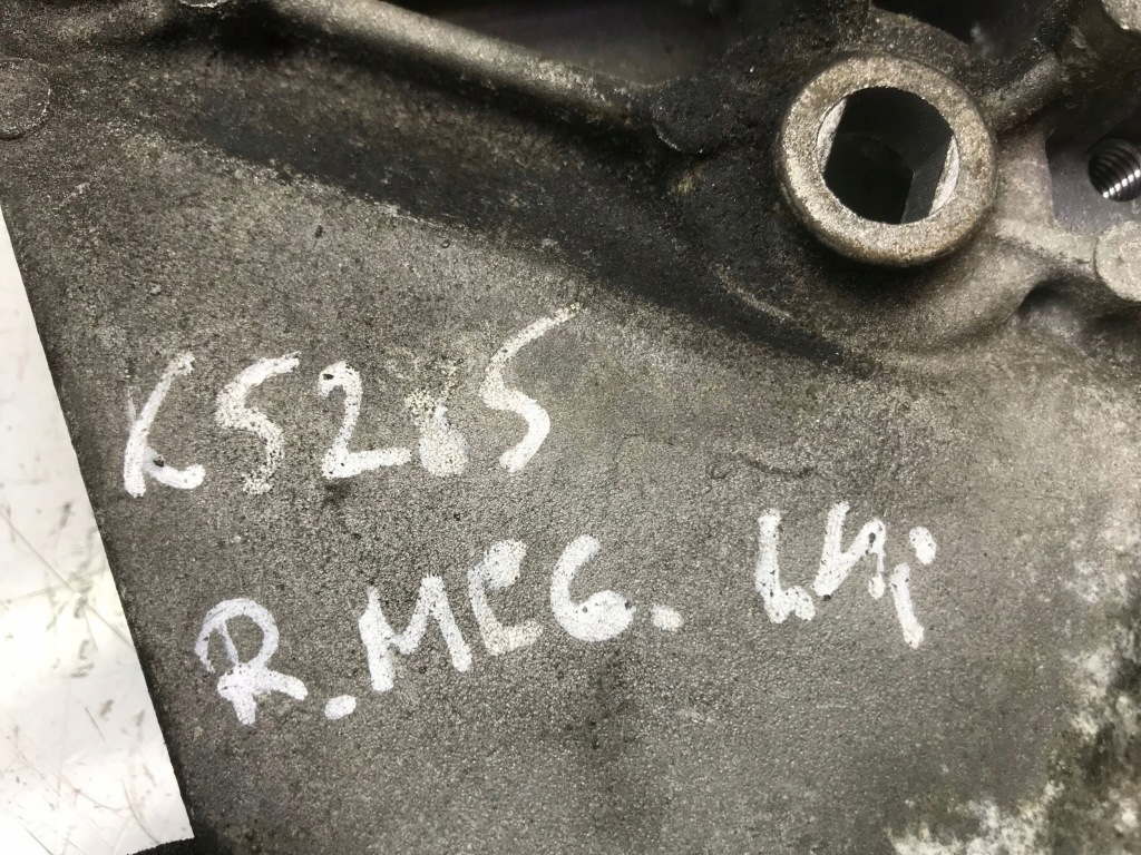 Renault megane 2 2007 кронштейн генератора k5285 Недорого