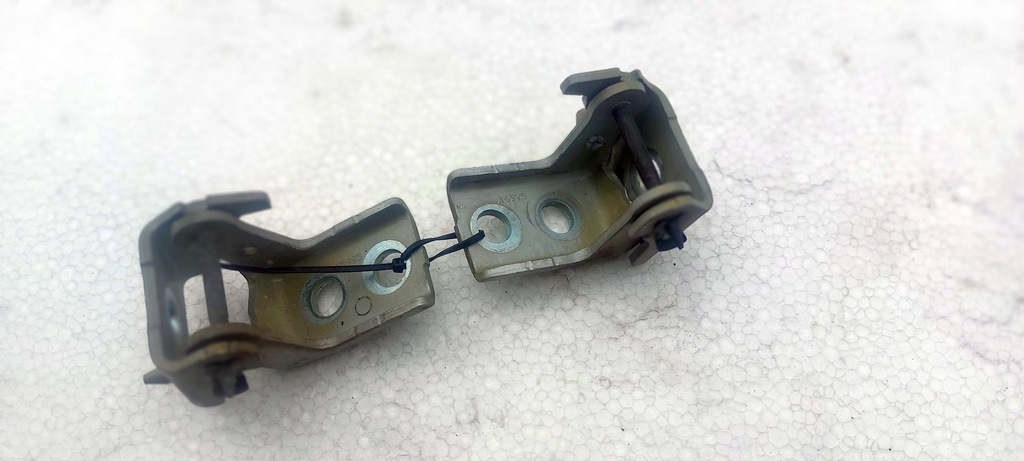 фото №1, Петли дверь правый перед peugeot 208 i ezrc