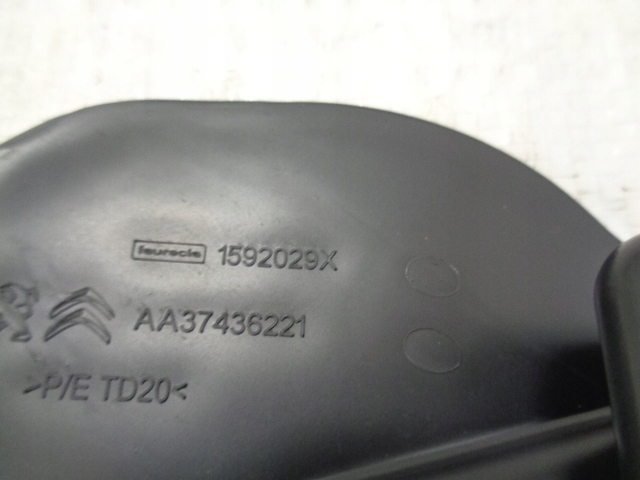 фото №10, Jumpy traveller кронштейн противотуманной фары правое