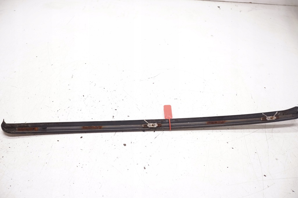 фото №5, Volvo xc60 i молдинг стекло передней левая перед лобовое 30784797 477-46