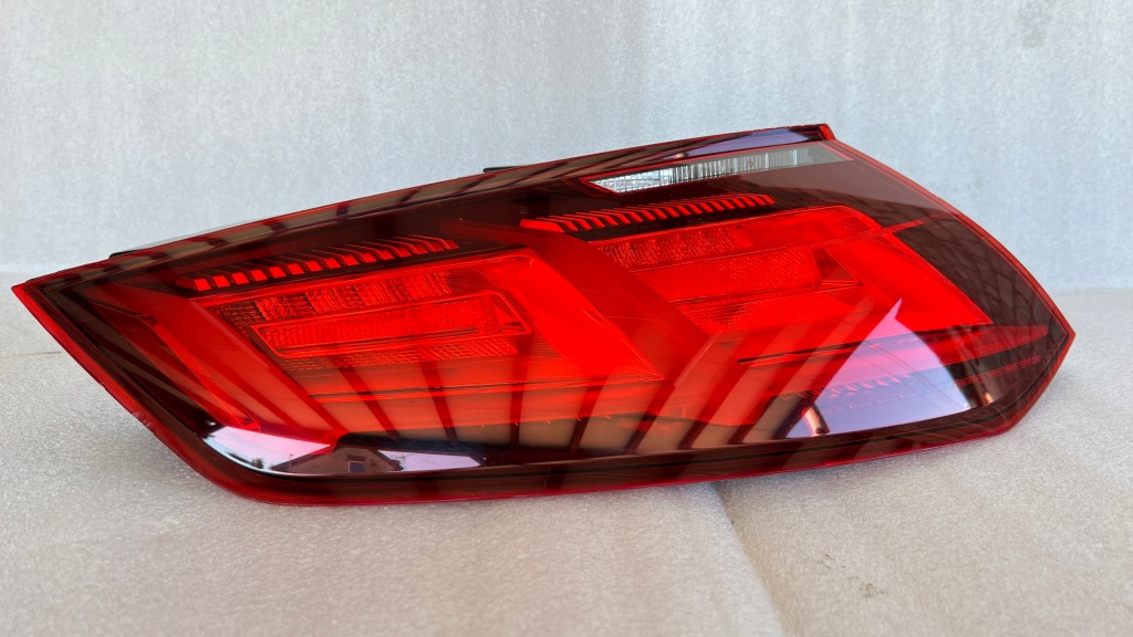 фото №1, Audi tt 8s лампа задняя led левая 8s0945095e