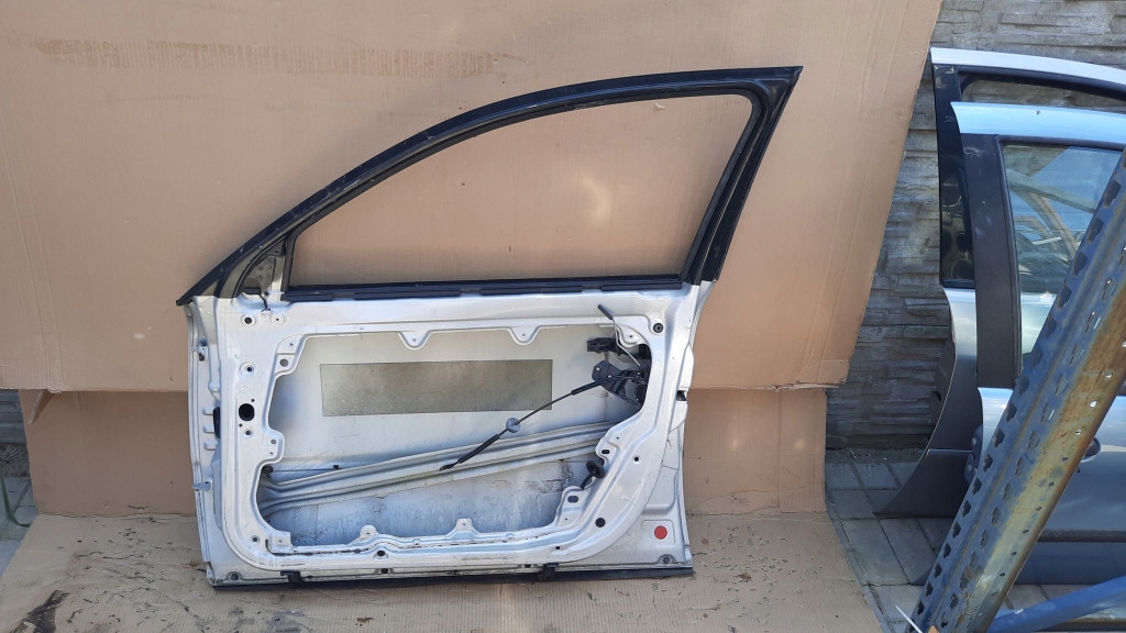 Двері перед передні праве vw passat b5 96-00r Київ