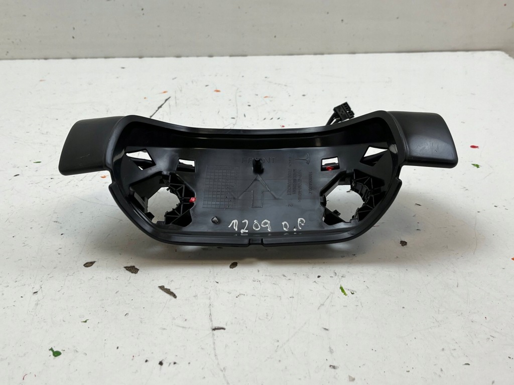 Купить 2023 tesla model s другая часть салона 162124200c