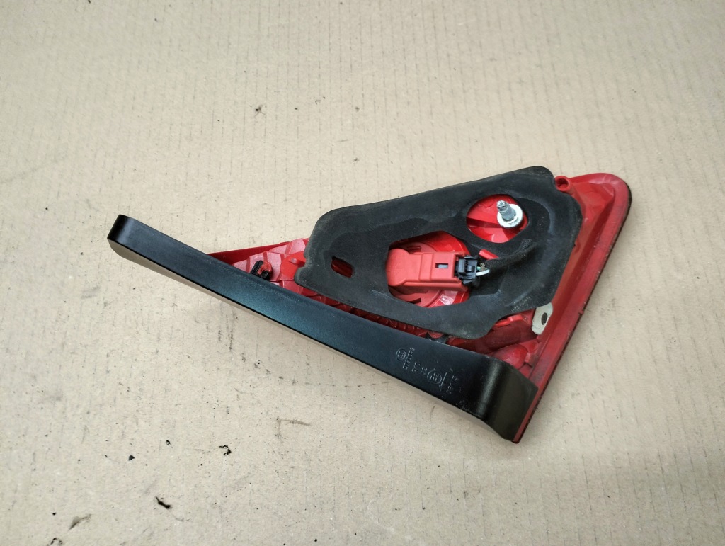 фото №6, Лампа задняя правая + левая w крышка багажника peugeot 3008 i lata 2009-2013