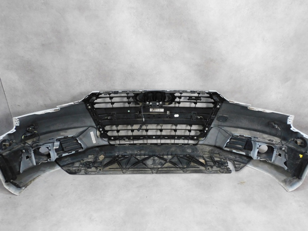 Audi a4 b9 8w бампер перед комплектний  камера pdc Ціна