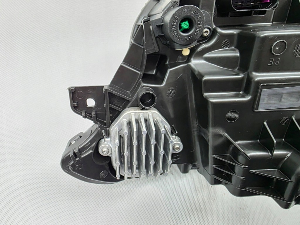 Volvo xc90 2 2 14+ фара правый  передняя перед mid led европа 31655708 в Украине