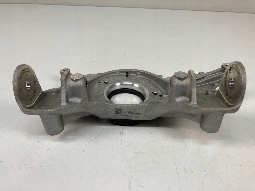 Кронштейн амортизатора правое передние tesla 3 Киев