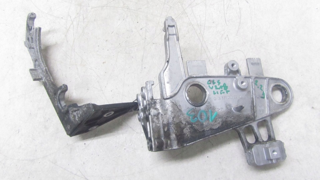 Купить Mercedes cls w218 рестайлинг  кронштейн фильтра воздуха a6510902241
