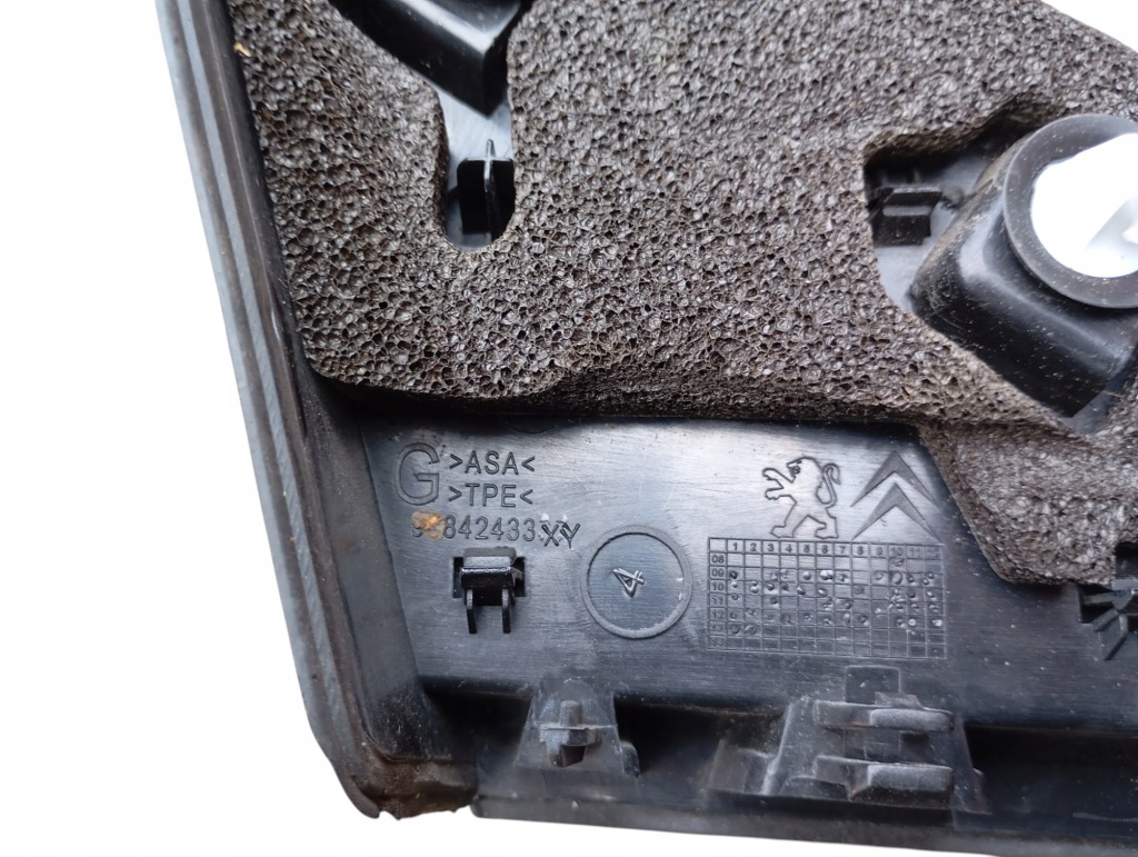 фото №6, Треугольник заглушка крыла хром левая peugeot 3008 i оригинальный номер 9684243377