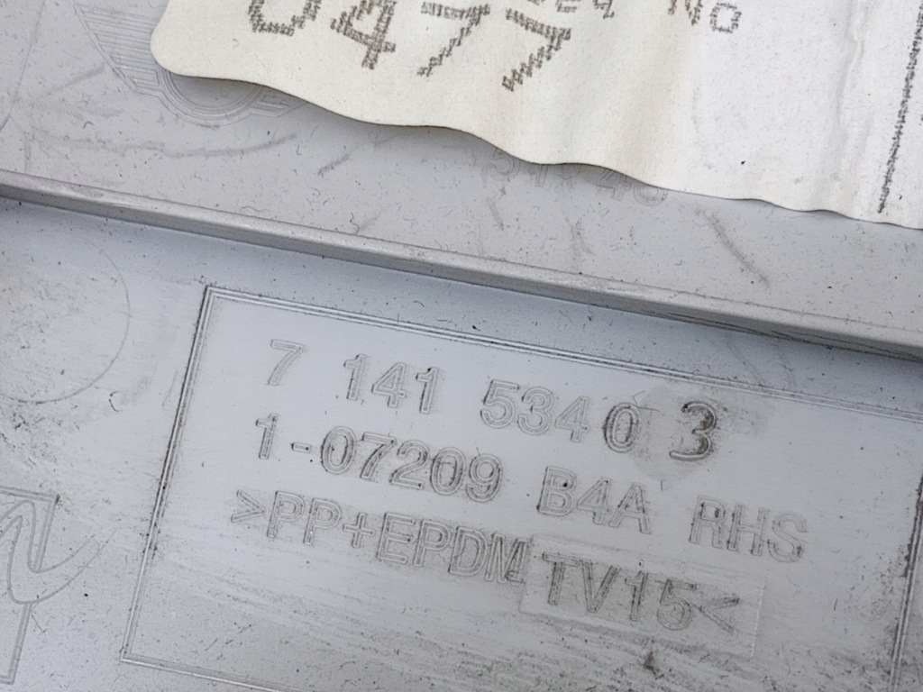 Захист стійка права задній mini r56 cooper s Оригінал