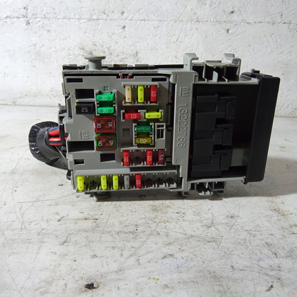 фото №1, Opel insignia a коробка запобіжників 13222786