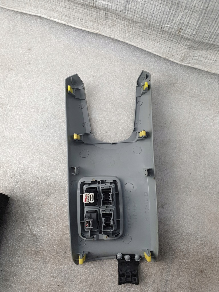 фото №5, Рамка защита домкрата переключения передач toyota prius c