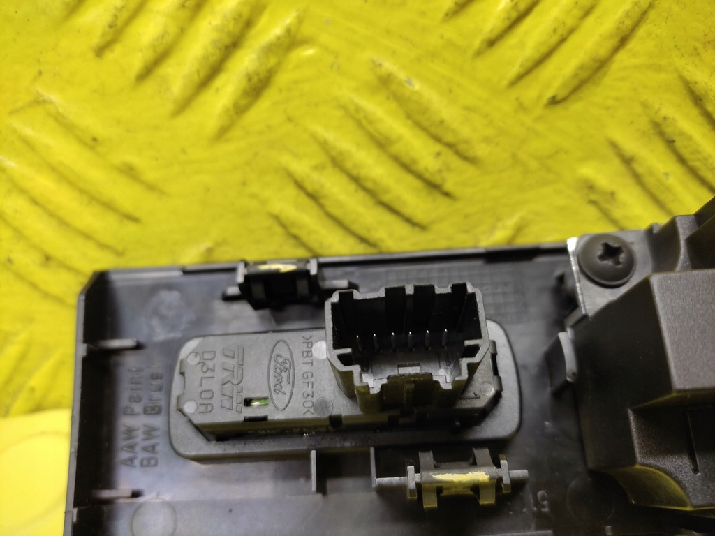 фото №4, Ford mondeo mk3 приборная панель 3s7t15000fb